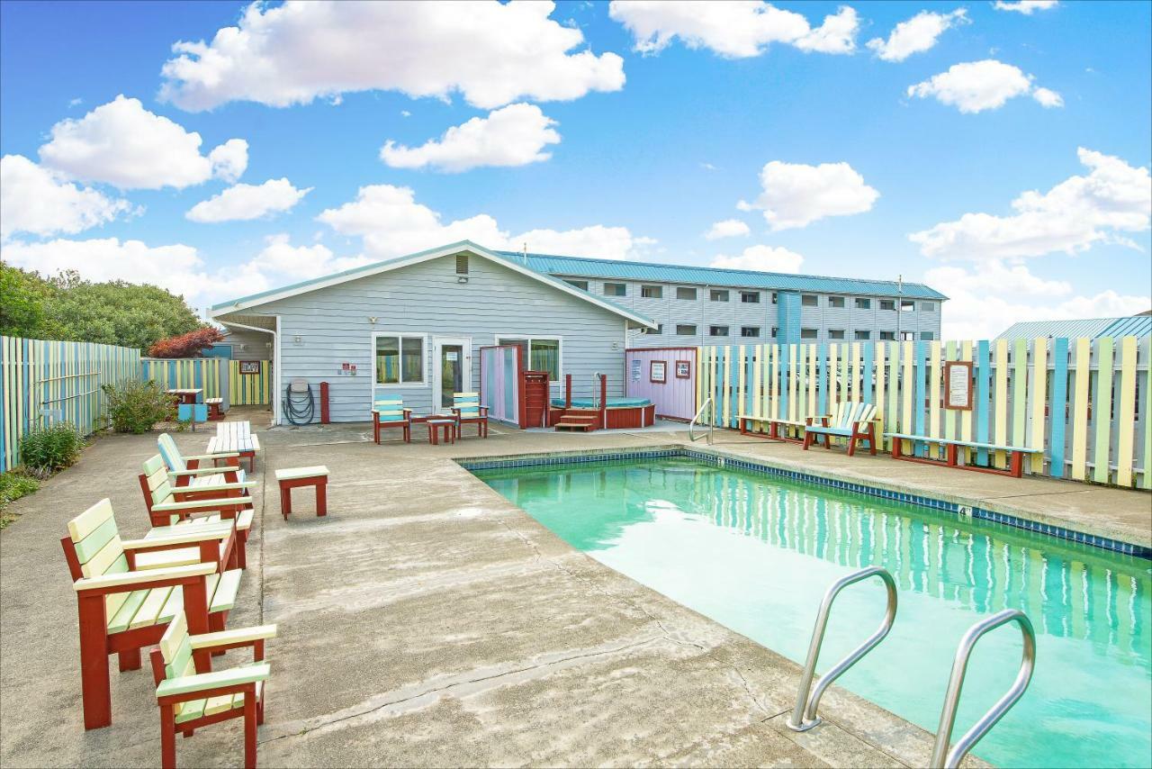 Windjammer Condos 维景湾畔 外观 照片